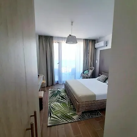 Adriano Pe Plaja Belona Hotel 3*