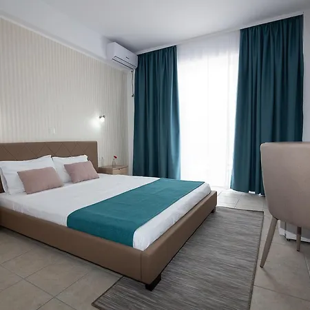 Hotel Adriano Pe Plaja Belona 3*