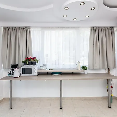 Hotel Adriano Pe Plaja Belona 3*