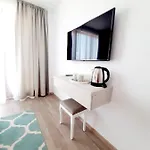 Hotel Adriano Pe Plaja Belona 3*