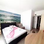 Adriano Pe Plaja Belona Eforie Nord