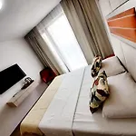 Hotel Adriano Pe Plaja Belona 3*