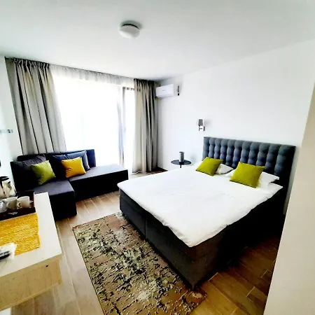 Adriano Pe Plaja Belona فندق 3*