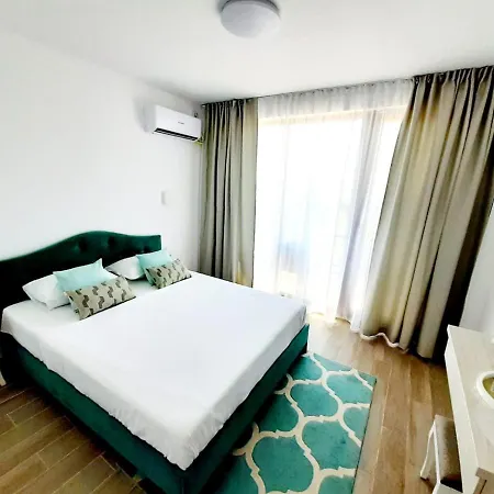 Adriano Pe Plaja Belona فندق إيفوري نورد