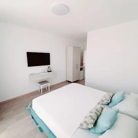 Adriano Pe Plaja Belona Szálloda Észak-Eforie