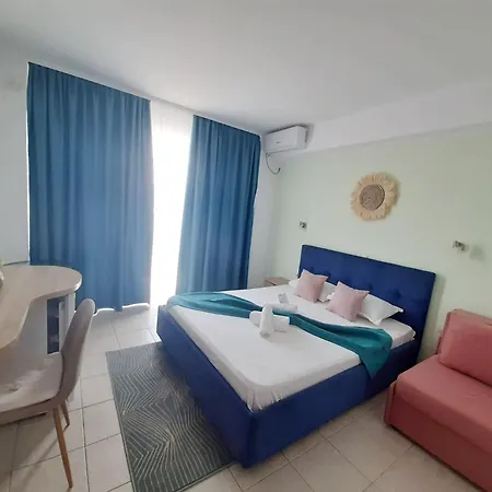 Hotel Adriano Pe Plaja Belona 3*