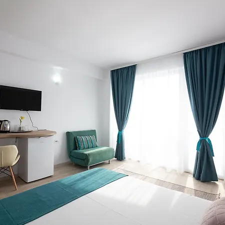 Adriano Pe Plaja Belona Szálloda 3*