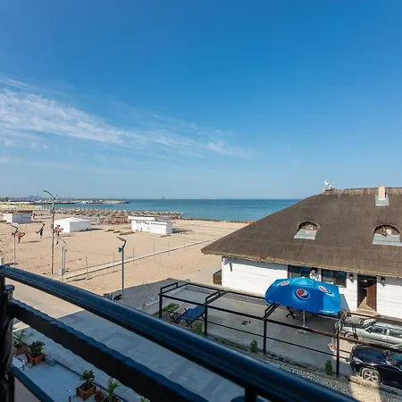 Adriano Pe Plaja Belona