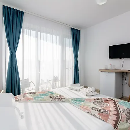 Adriano Pe Plaja Belona Hotel 3*