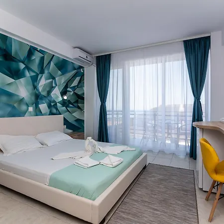 Adriano Pe Plaja Belona Szálloda 3*