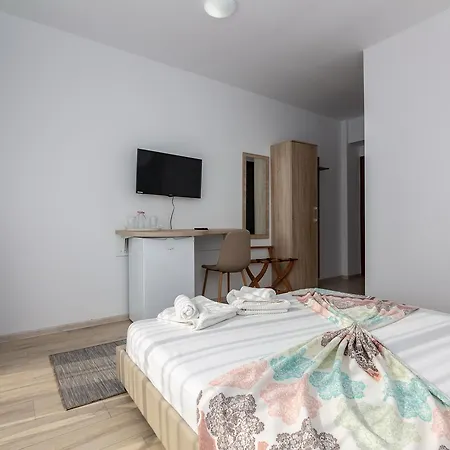 Adriano Pe Plaja Belona Szálloda Észak-Eforie