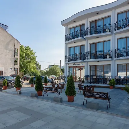 Adriano Pe Plaja Belona 3* إيفوري نورد