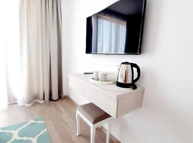 فندق Adriano Pe Plaja Belona 3*