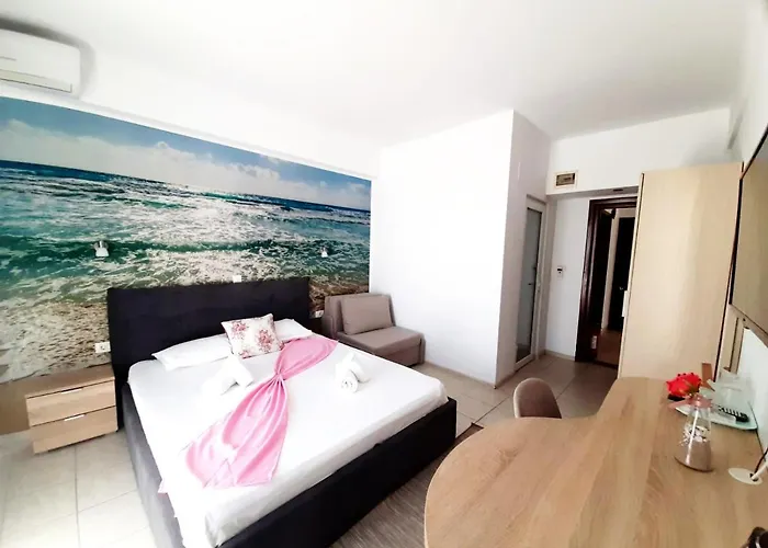 Adriano Pe Plaja Belona إيفوري نورد