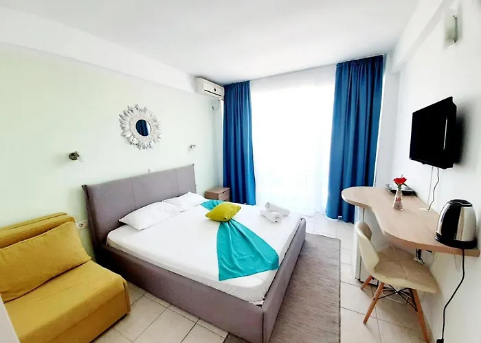 Adriano Pe Plaja Belona فندق