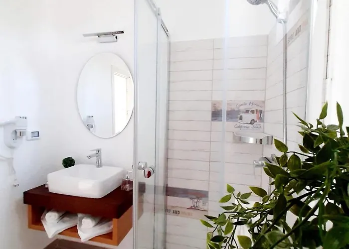 Adriano Pe Plaja Belona