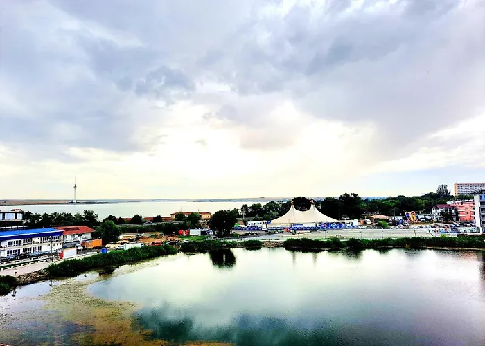 Adriano Pe Plaja Belona إيفوري نورد