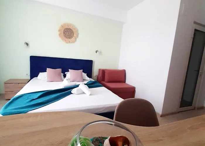 Adriano Pe Plaja Belona فندق