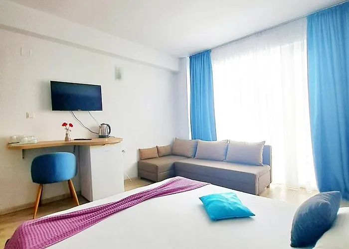 فندق Adriano Pe Plaja Belona 3*