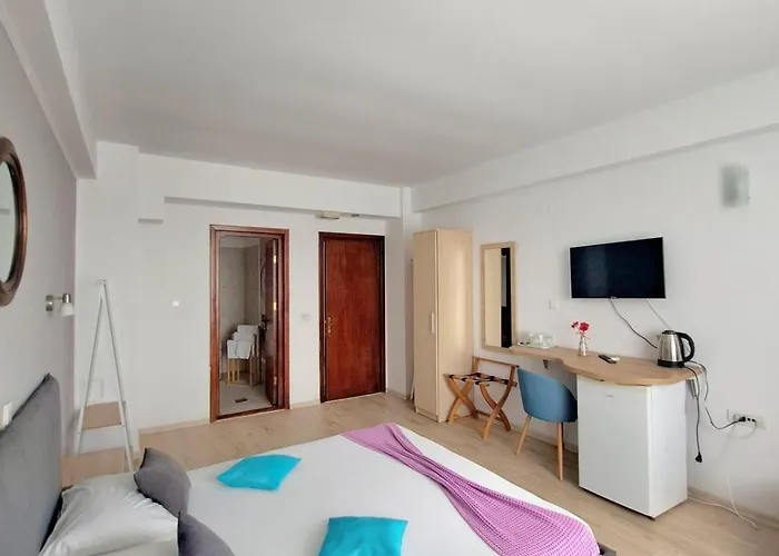 فندق Adriano Pe Plaja Belona إيفوري نورد