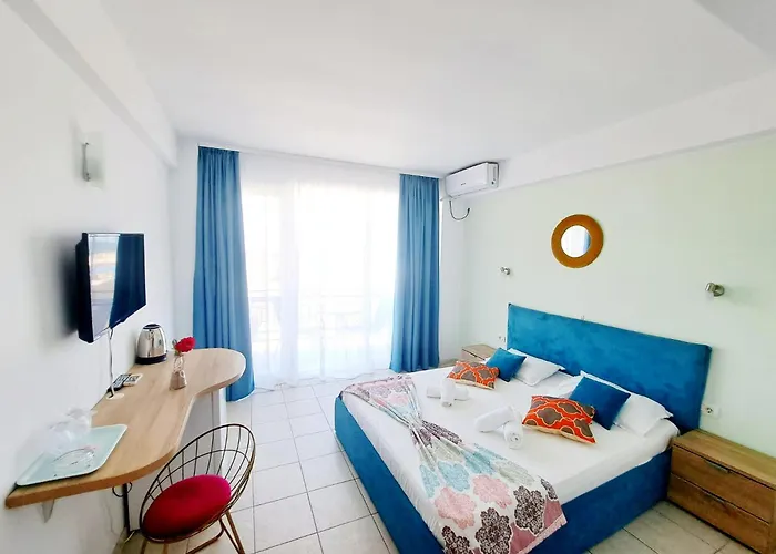 Adriano Pe Plaja Belona