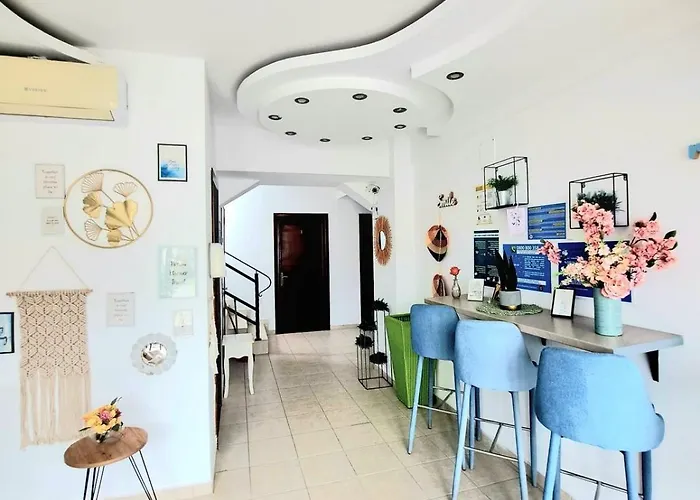 فندق Adriano Pe Plaja Belona 3*