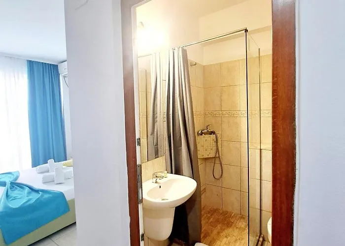 Adriano Pe Plaja Belona فندق 3*