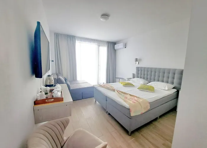 فندق Adriano Pe Plaja Belona إيفوري نورد