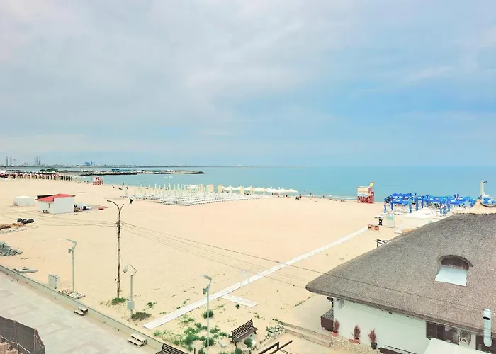 Adriano Pe Plaja Belona