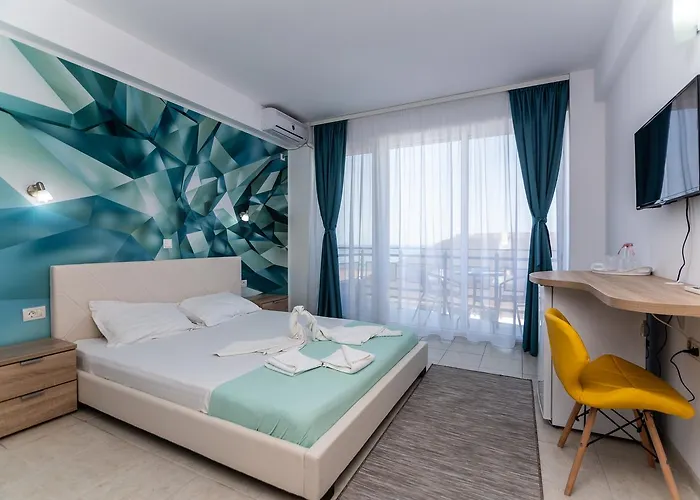 Adriano Pe Plaja Belona فندق 3*